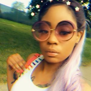 Meet your Posher, Candice